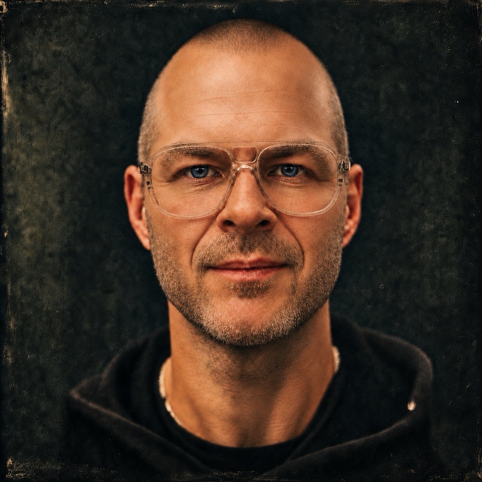 Portrait of Justin Welsh